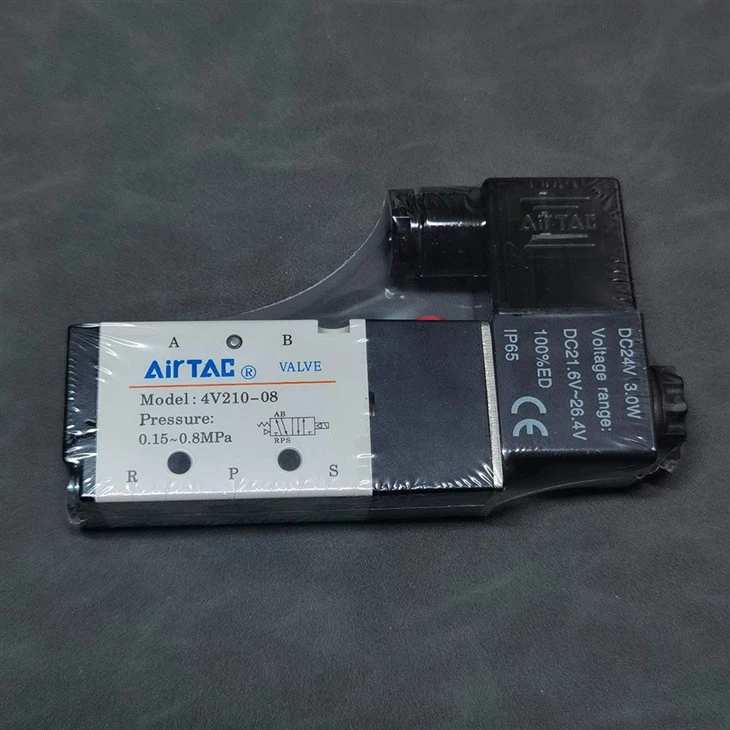 AIRTEC 4V210-08 DC 24V-4